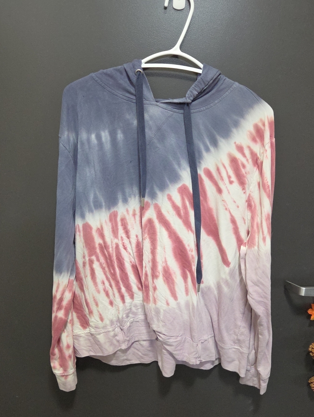 C&C California Tie-Dye Hooded Pullover Sweatshirt in Navy, White & Pink